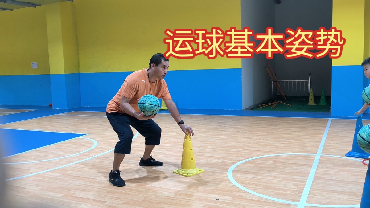 如何通过传球训练增强团队默契?_2